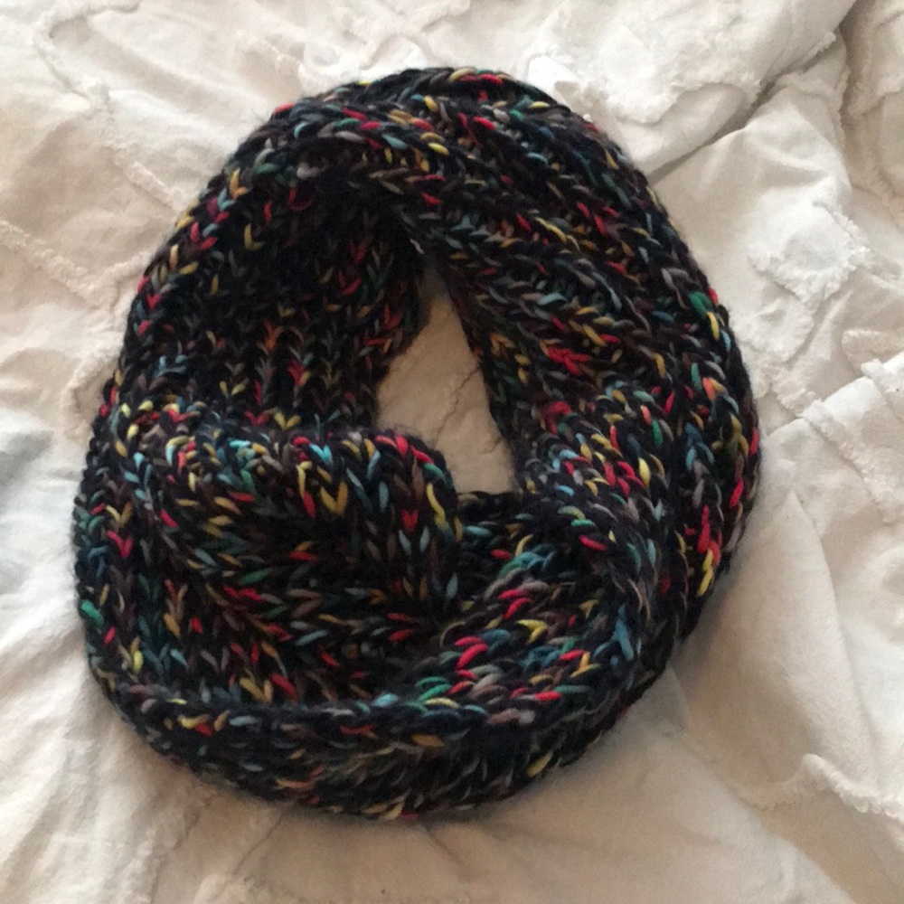 American Eagle Outfitters Multicolor Knit Scarf